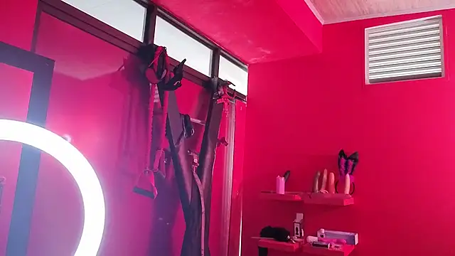 Ambar Roux  online show from 03/07/26, 12:54