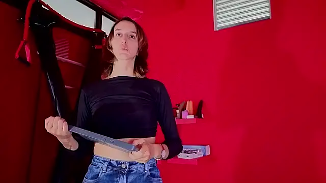 Ambar Roux  online show from 05/26/26, 12:14