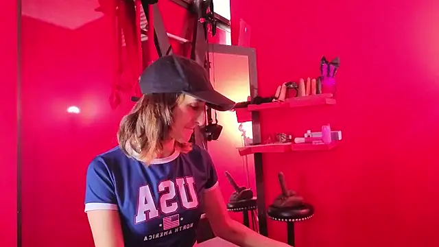 Ambar Roux  online show from 04/04/26, 03:51