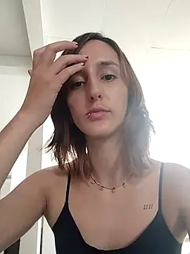 Ambar Roux  online show from 10/30/25, 04:04