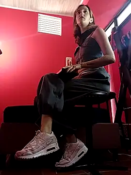 Ambar Roux  online show from 12/16/25, 04:00