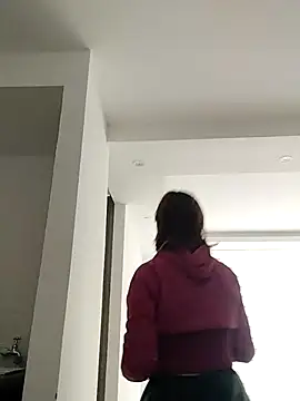 Ambar Roux  online show from 11/06/25, 01:37