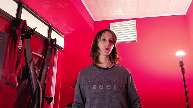 Ambar Roux  online show from 03/19/26, 12:49