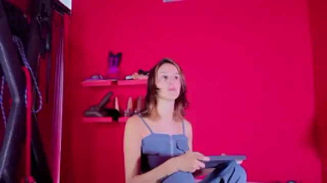 Ambar Roux  online show from 10/29/25, 01:43