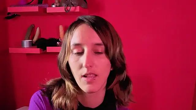 Ambar Roux  online show from 11/25/25, 02:23