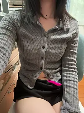 Snapshot of Mei_0906 chatting on 06/15/26, 05:29 Mei 0906 online show from 06/15/26, 05:29