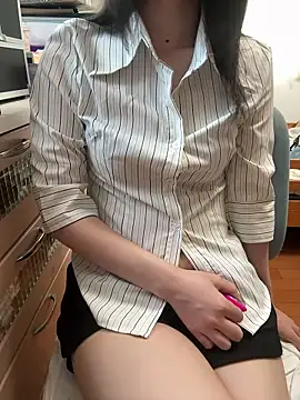 Snapshot of Mei_0906 chatting on 07/15/26, 01:45 Mei 0906 online show from 07/15/26, 01:45