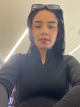  Luana online show from 11/11/25, 05:41