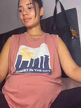 Snapshot of _Luana chatting on 02/21/26, 02:02 Luana online show from 02/21/26, 02:02