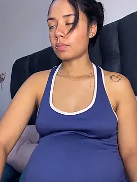 Snapshot of _Luana chatting on 02/03/26, 03:28 Luana online show from 02/03/26, 03:28