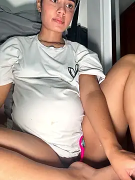 Snapshot of _Luana chatting on 01/14/26, 12:47 Luana online show from 01/14/26, 12:47