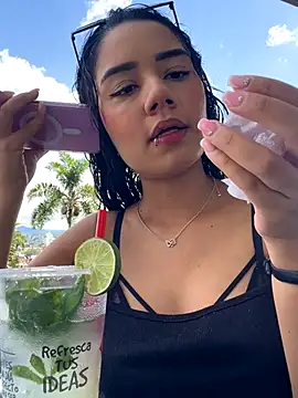  Luana online show from 11/18/25, 05:38