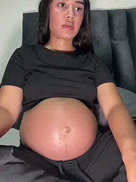 Snapshot of _Luana chatting on 01/07/26, 01:54 Luana online show from 01/07/26, 01:54