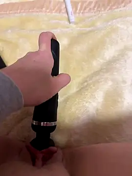 luisa1 online show from 12/05/25, 08:13