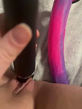 luisa1 online show from 12/17/25, 08:08