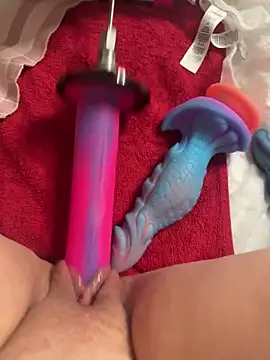 luisa1 online show from 11/28/25, 08:09