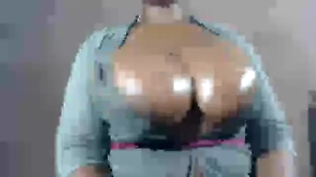 Snapshot of boobassymom chatting on 04/19/26, 03:07 boobassymom online show from 04/19/26, 03:07