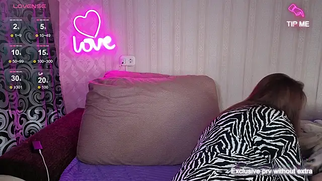 KellyCrystall online show from 11/06/25, 03:21