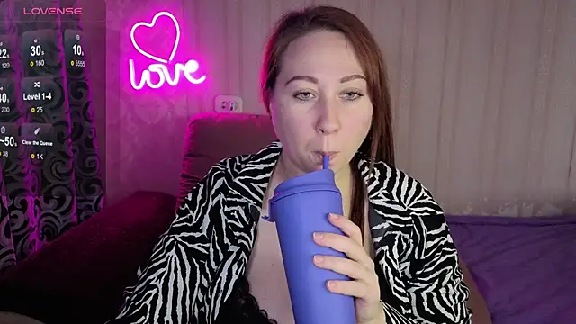 KellyCrystall online show from 11/08/25, 06:50