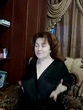 Snapshot of Madame-Butterfly chatting on 02/24/25, 01:35 Madame-Butterfly online show from 02/24/25, 01:35