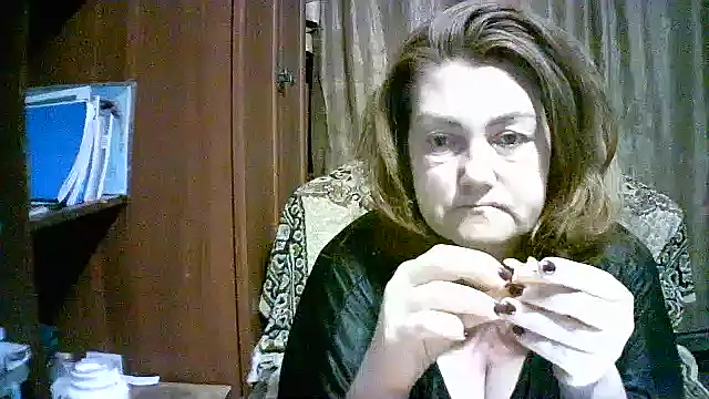 Snapshot of Madame-Butterfly chatting on 09/15/25, 03:12 Madame-Butterfly online show from 09/15/25, 03:12
