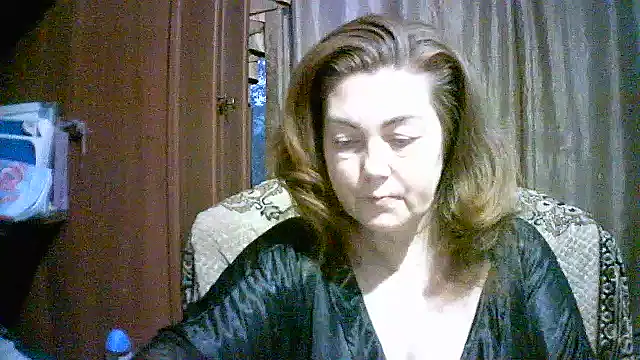 Snapshot of Madame-Butterfly chatting on 10/12/25, 12:39 Madame-Butterfly online show from 10/12/25, 12:39