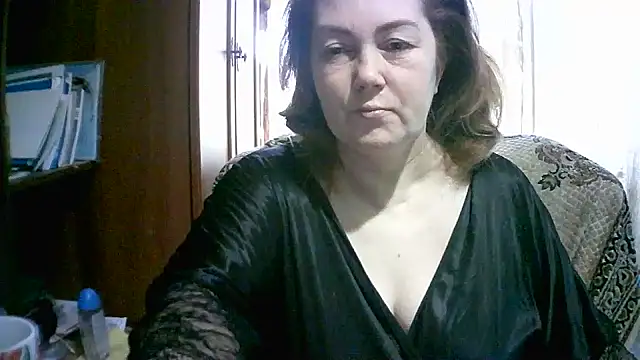 Snapshot of Madame-Butterfly chatting on 09/15/25, 03:07 Madame-Butterfly online show from 09/15/25, 03:07
