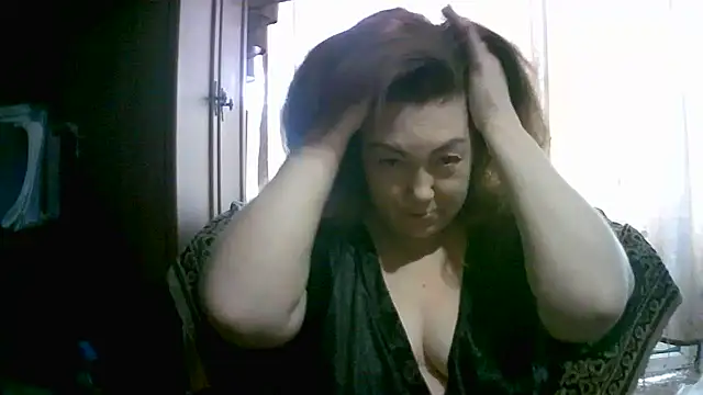 Snapshot of Madame-Butterfly chatting on 10/15/25, 10:12 Madame-Butterfly online show from 10/15/25, 10:12