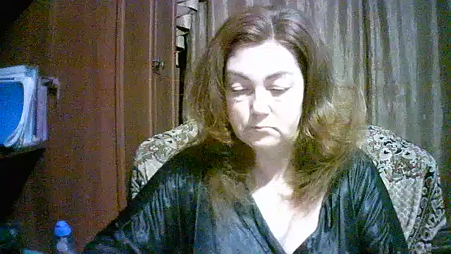 Snapshot of Madame-Butterfly chatting on 10/16/25, 02:14 Madame-Butterfly online show from 10/16/25, 02:14