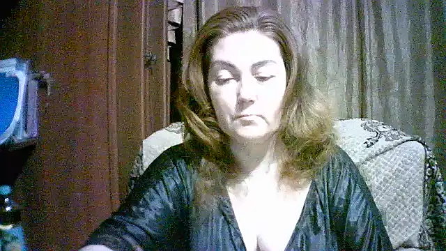Snapshot of Madame-Butterfly chatting on 10/06/25, 10:43 Madame-Butterfly online show from 10/06/25, 10:43