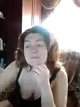 Snapshot of Madame-Butterfly chatting on 02/18/25, 03:10 Madame-Butterfly online show from 02/18/25, 03:10