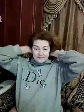 Snapshot of Madame-Butterfly chatting on 02/17/25, 10:49 Madame-Butterfly online show from 02/17/25, 10:49