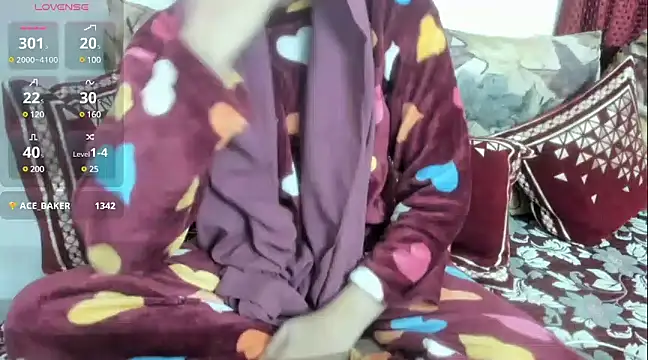 Snapshot of Reika_01 chatting on 12/08/24, 02:46 Reika 01 online show from 12/08/24, 02:46