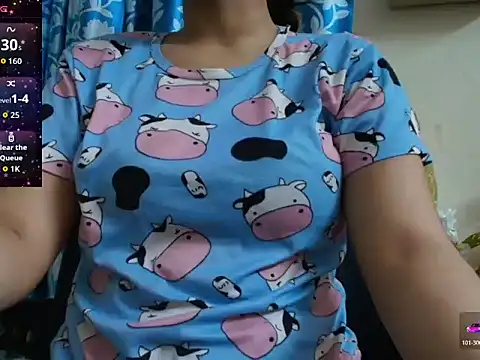 Snapshot of Reika_01 chatting on 06/18/26, 01:59 Reika 01 online show from 06/18/26, 01:59