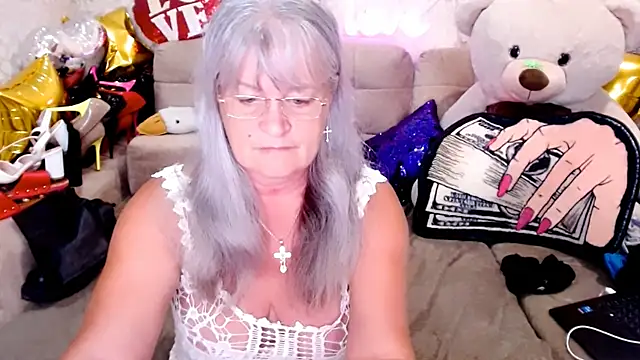 Snapshot of SiberiabBerry chatting on 07/14/26, 01:06 SiberiabBerry online show from 07/14/26, 01:06