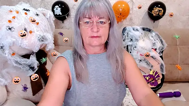 Snapshot of SiberiabBerry chatting on 10/29/25, 02:49 SiberiabBerry online show from 10/29/25, 02:49