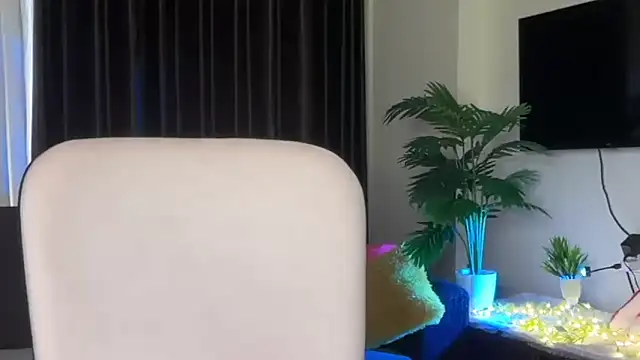 Snapshot of sexy_m23 chatting on 11/01/25, 05:36 sexy m23 online show from 11/01/25, 05:36