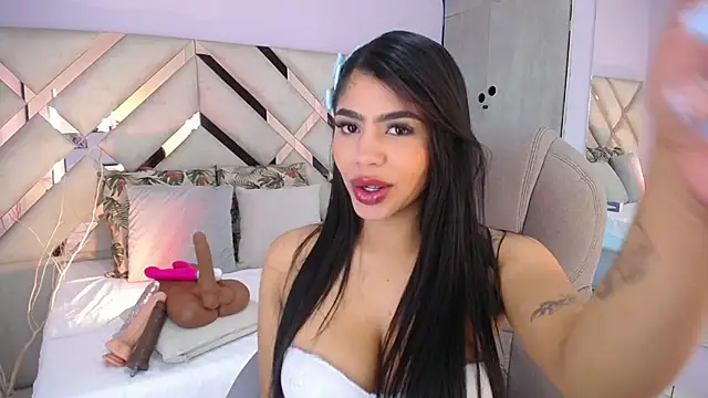 Snapshot of violeta_leon chatting on 05/16/26, 02:54 violeta leon online show from 05/16/26, 02:54