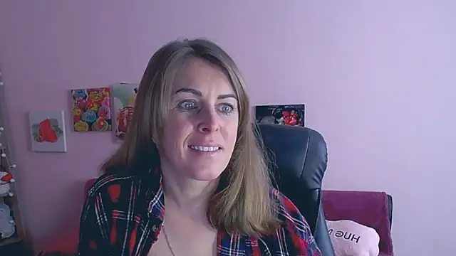 Snapshot of Hot_Milady chatting on 03/04/25, 08:24 Hot Milady online show from 03/04/25, 08:24
