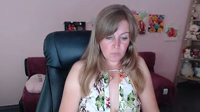 Snapshot of Hot_Milady chatting on 06/18/26, 07:40 Hot Milady online show from 06/18/26, 07:40