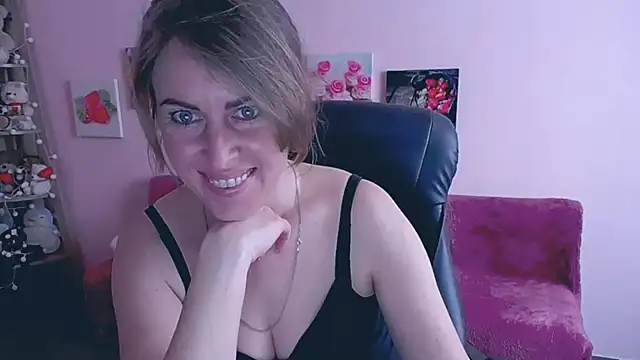 Snapshot of Hot_Milady chatting on 03/13/25, 07:20 Hot Milady online show from 03/13/25, 07:20