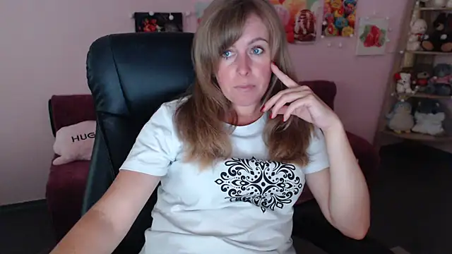 Snapshot of Hot_Milady chatting on 06/23/26, 07:17 Hot Milady online show from 06/23/26, 07:17