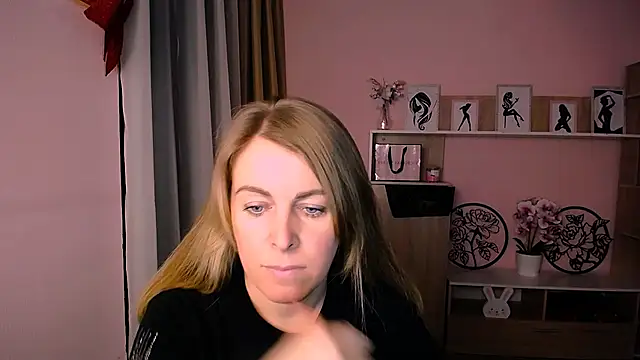 Snapshot of Hot_Milady chatting on 01/17/25, 08:02 Hot Milady online show from 01/17/25, 08:02