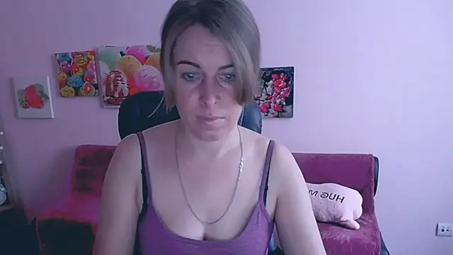 Snapshot of Hot_Milady chatting on 03/06/25, 08:09 Hot Milady online show from 03/06/25, 08:09