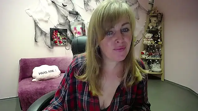 Hot Milady online show from 11/06/25, 08:07