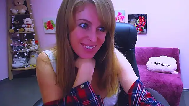 Hot Milady online show from 11/28/25, 08:25