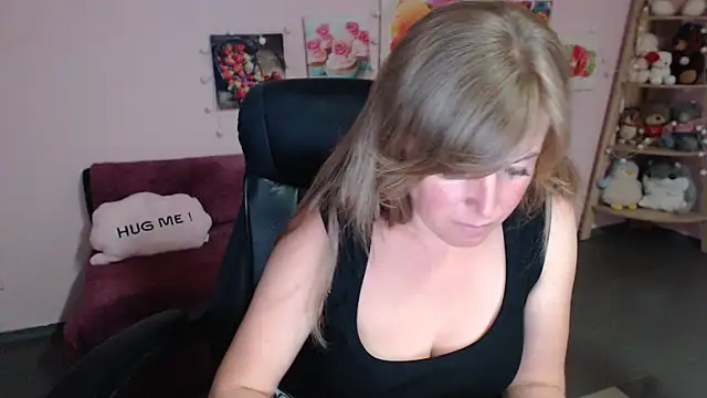 Snapshot of Hot_Milady chatting on 07/10/26, 07:19 Hot Milady online show from 07/10/26, 07:19