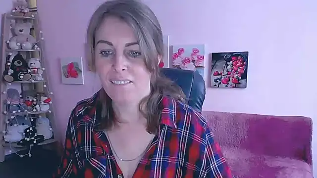 Snapshot of Hot_Milady chatting on 03/19/25, 08:12 Hot Milady online show from 03/19/25, 08:12