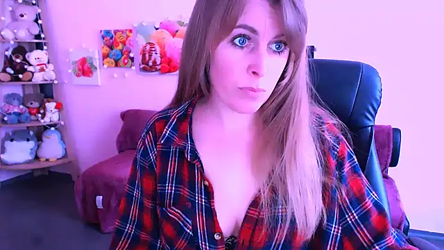 Hot Milady online show from 04/14/26, 07:57