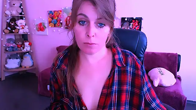 Hot Milady online show from 04/28/26, 07:46